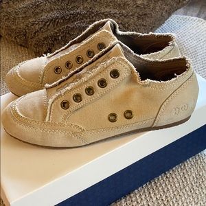 Lucky Beand cream slip on sneakers